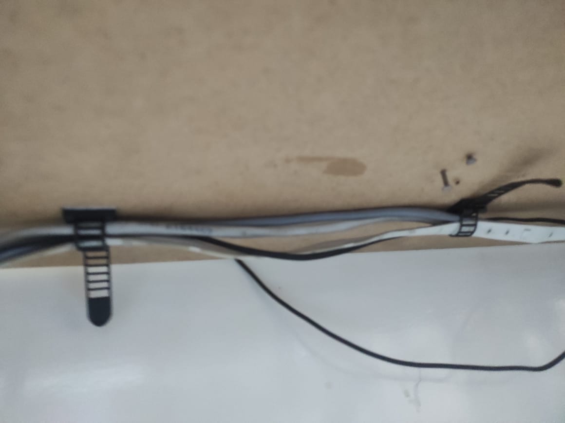 Customer photo review of Adhesive Cable Management  (Pack de 3 pièces) OPE-219