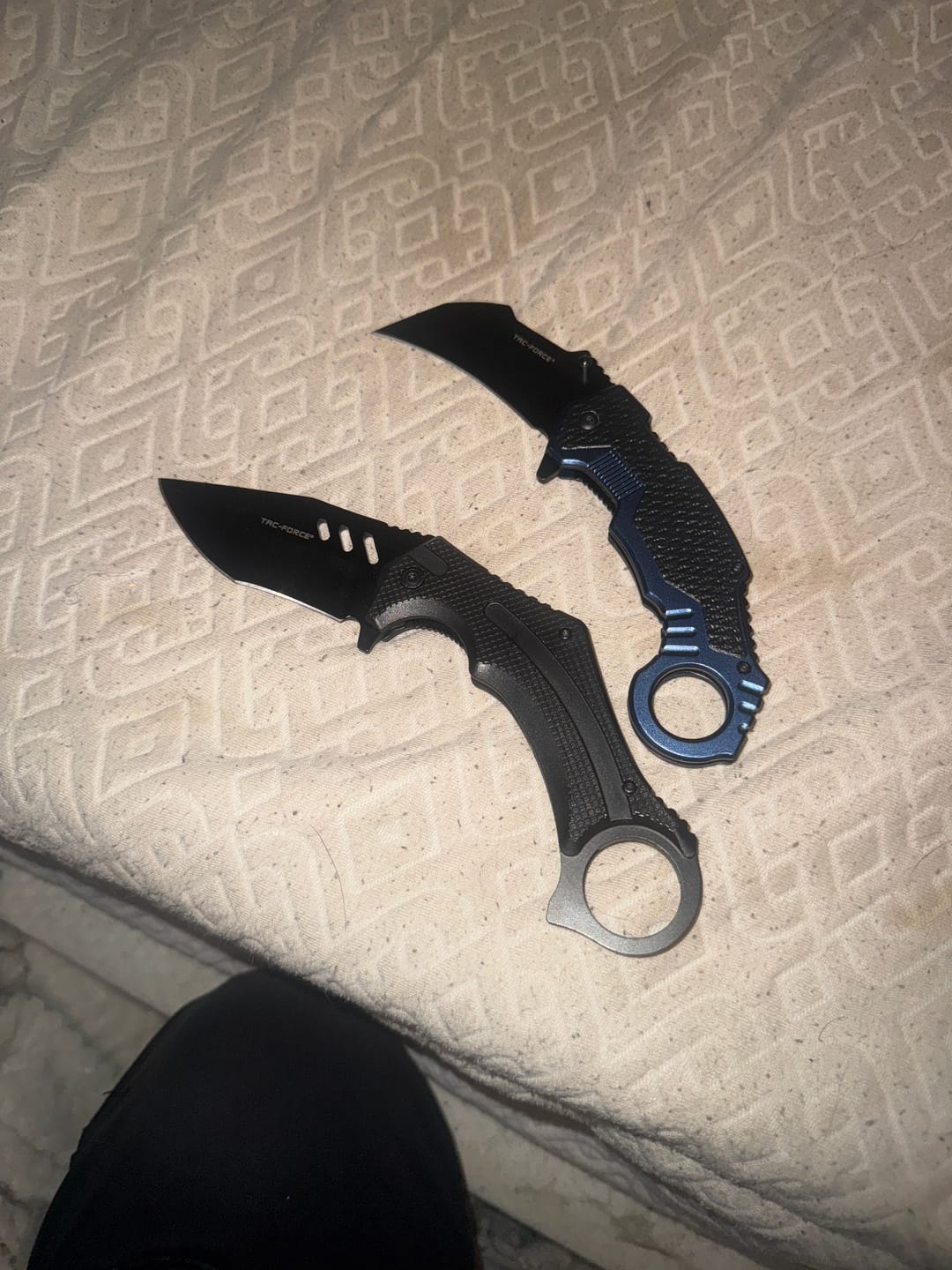 Customer photo review of Karambit Mystery Box™