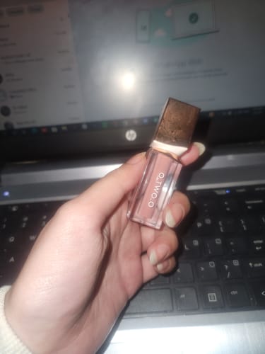 Customer photo review of O.TWO.O MIST LIQUID EYESHADOW