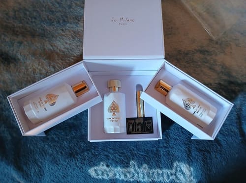 Reseña con foto de un cliente sobre Set de Perfume Game of Spades Royale 4 piezas