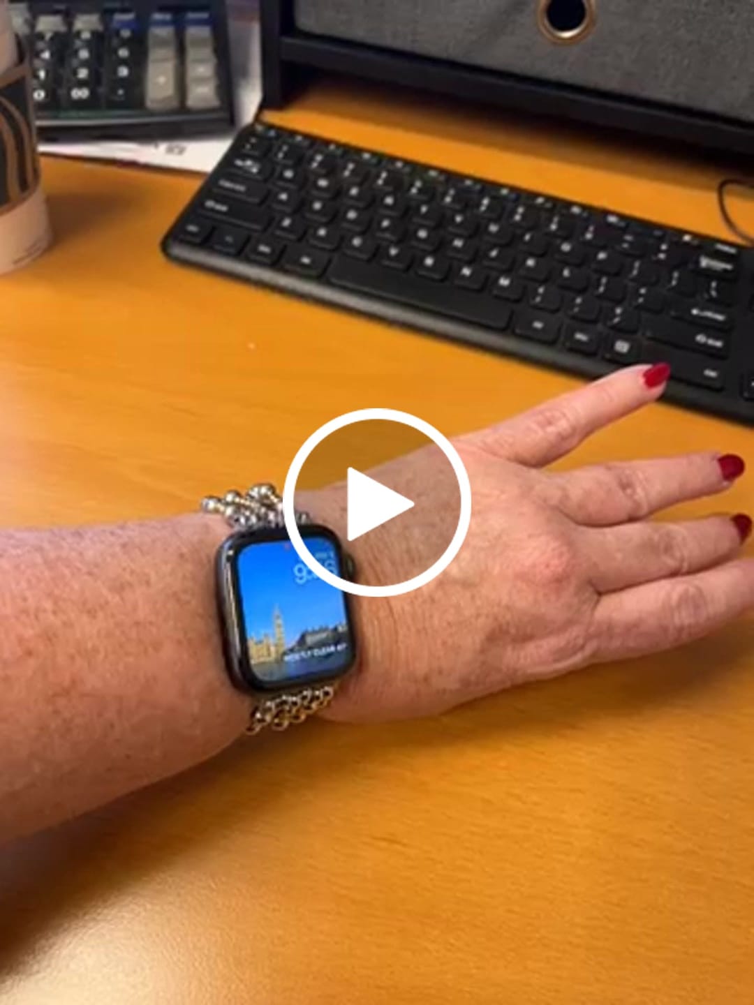 Customer video review of Eternal Glow Stretch Apple Watch Strap