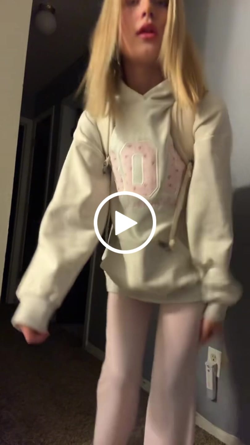 Customer video review of Aelfric Eden Oversized N08 Graphic Hoodie
