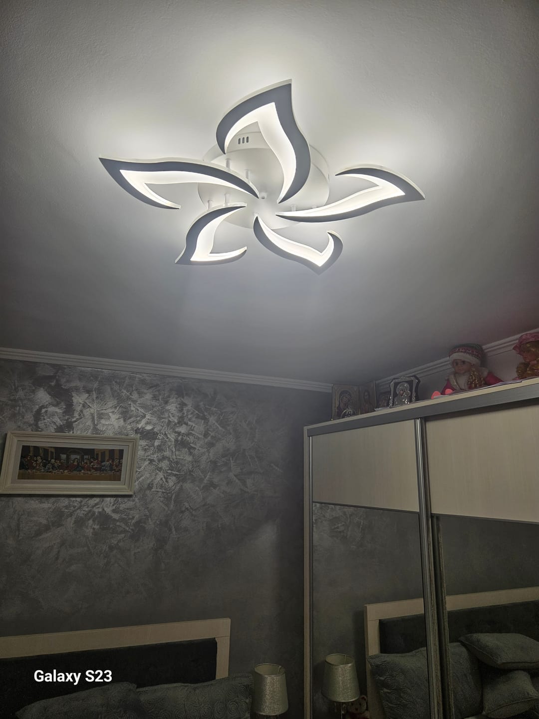 Customer photo review of Lustra LED NARCISSE Telecomanda Echivalent 500W