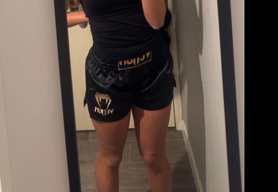 Customer photo review of Venum Kickboks Broekje Classic - Zwart/Goud