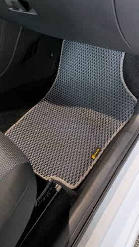 Customer photo review of Auto Fußmatten nach Maß - Vorne