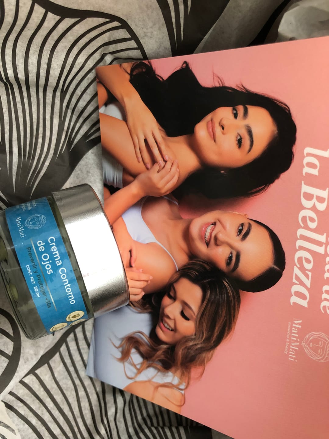 Customer photo review of Crema Contorno de Ojos +30s