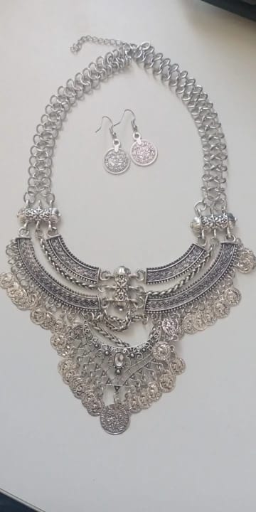 Customer photo review of Gypsy Vintage Maxi Necklace Crystal Cascade — Silver | KIMLUD