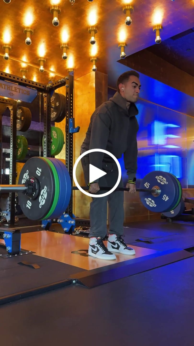 Customer video review of Heavy Black Wrist Wraps - IPF Approved – 60cm/90cm