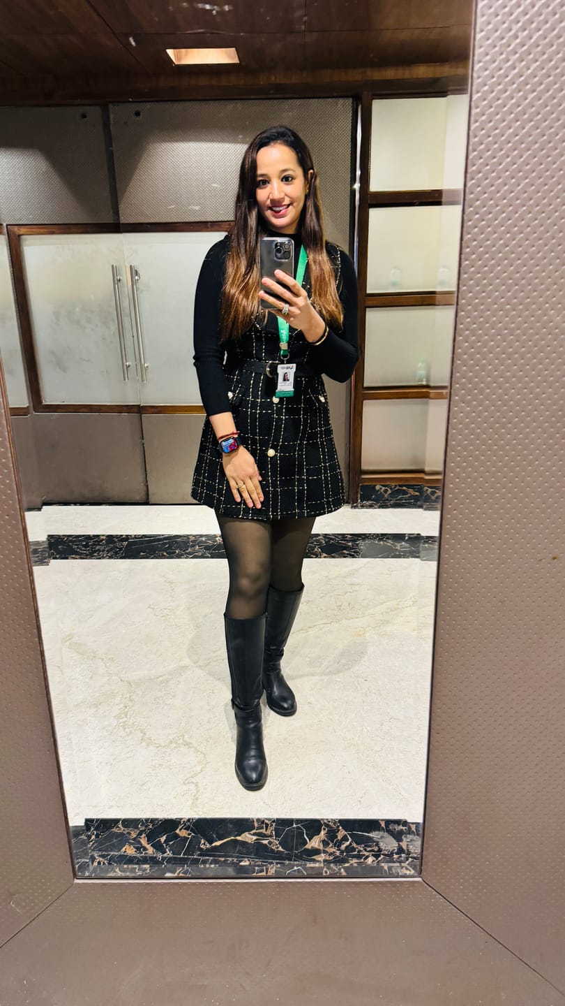 Customer photo review of Rader Set of Top and Woolen Tweed Dress