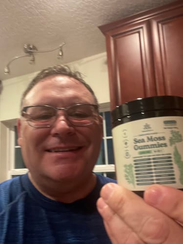 Customer photo review of Sea Moss 16-In-1 Gummies