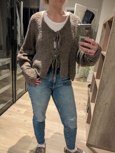 Customer photo review of V-Ausschnitt Schleifen Cardigan