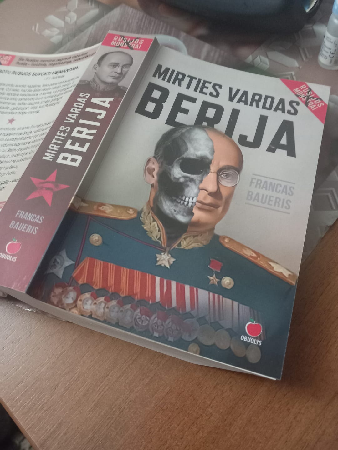 Customer photo review of Mirties vardas Berija: istorinis romanas apie kruviniausią XX a. budelį