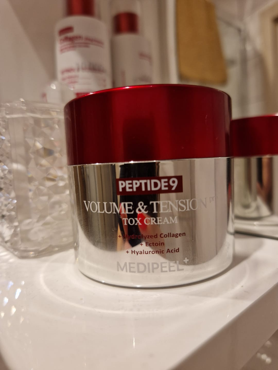 Customer photo review of Pretnovecošanas liftinga krēms ar peptīdiem Medi-Peel Peptide 9 Volume & Tension Tox Cream Pro