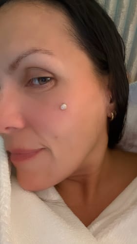 Customer photo review of Internally Threaded Crystal Paved 14g Replacement Ball in 14k Yellow Gold