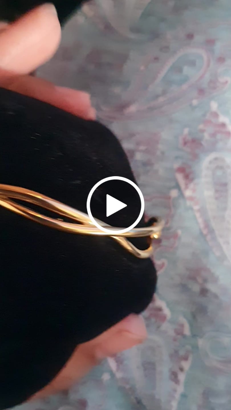 Customer video review of Twisted Gold Cuff Bracelet