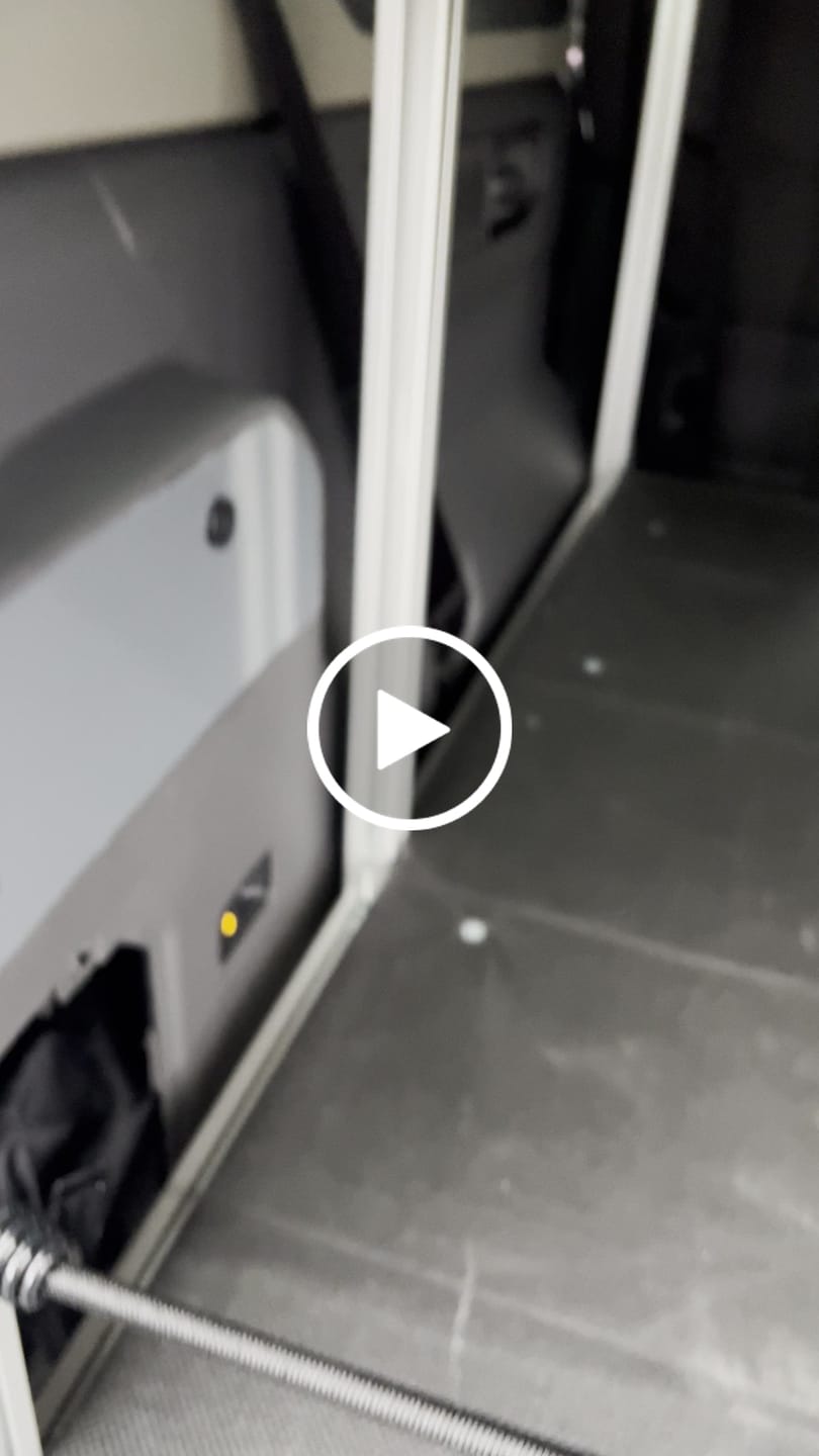 Customer video review of VW T7 New Multivan Nutenstein Fitting M8 Befestigung Schienensystem