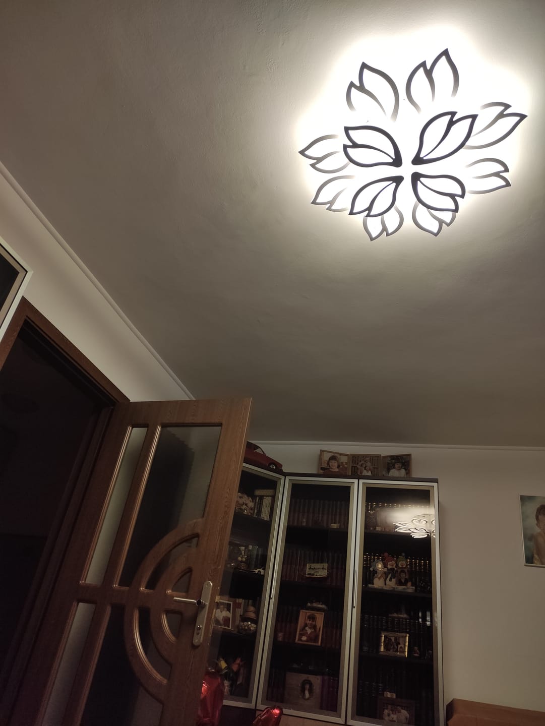 Customer photo review of Lustra LED Anemone Gigant Echivalent 1000W Telecomanda
