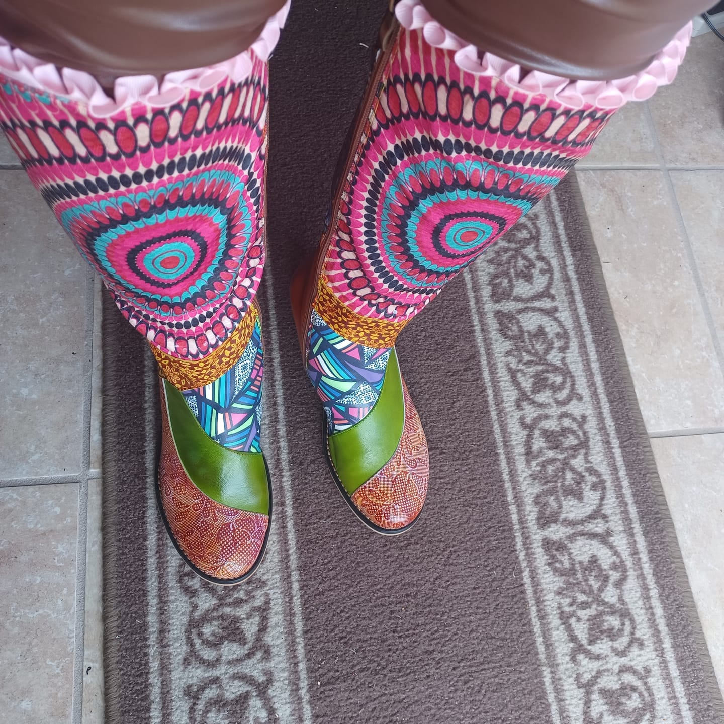 Customer photo review of Casual Retro Leather Boots Knee High Boots
