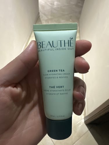 Customer photo review of Crème Hydratante Éclat au Thé Vert