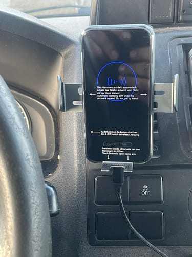 Customer photo review of GADGETME Fast Wireless Charger 15W mit Saugnapf ( PKW & LKW)