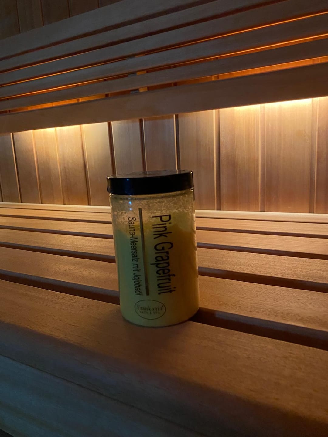 Customer photo review of Premium Sauna Meersalz Peeling Pink Grapefruit