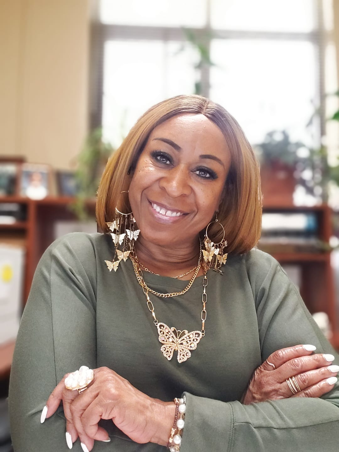 Customer photo review of Outre The Daily Wig Style & Dash 3" Deep Lace Part Wig - DAILY 1