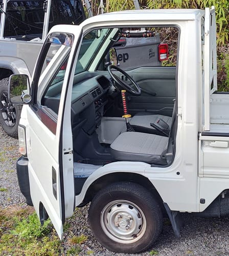 Customer photo review of JDM Samurai Roof Tsurikawa Handle Black & Red