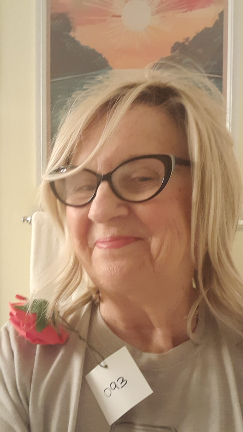 Customer photo review of MEDIA ALERT - Paparazzi Blonde