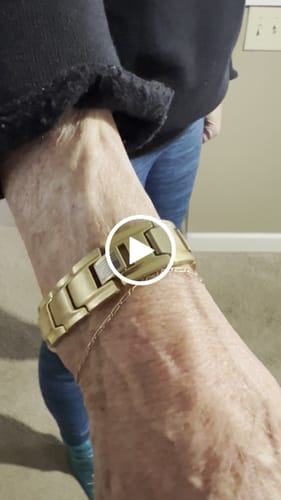 Customer video review of Lost Dutchman’s Gold Titanium Magnetic Bracelet: Helps Pair Veterans With A Service Dog Or Shelter Dog