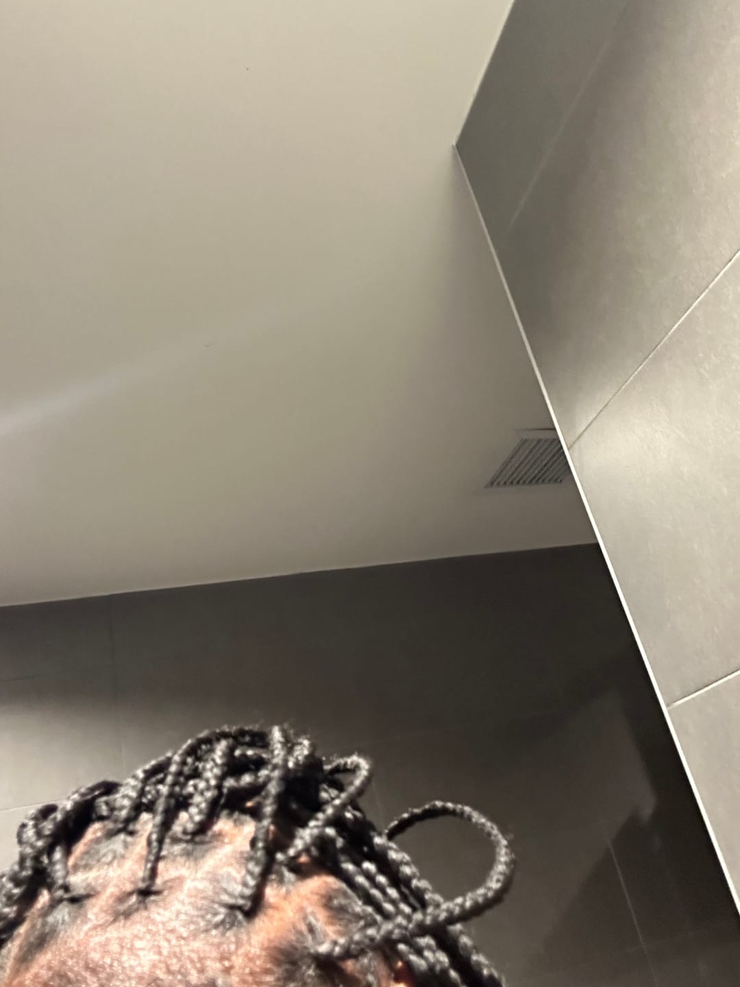 Customer photo review of Outre Xpression Synthetic 3X ULTRA BRAID - 52"