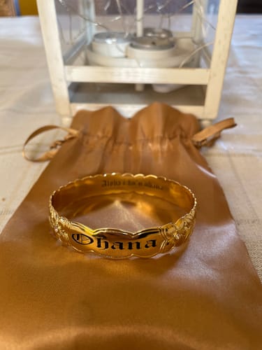 Customer photo review of Hau'oli Heirloom Birthstone Bangle