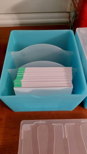Avis photo d'un client sur OXFORD FLASHBOX # Capacité : 500 flashcards Flash 2.0 (7,5x12,5 cm) - Polypropylène - Bleu pastel