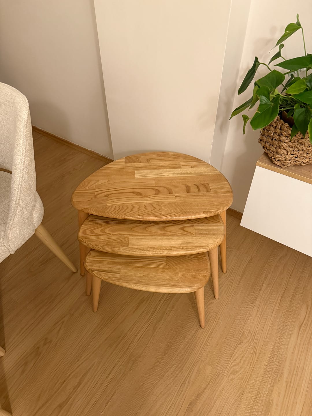 Customer photo review of Ahşap Zigon Sehpa 3'lü Set - Doğal Masif Kestane Ağacı (Ercol Stil)