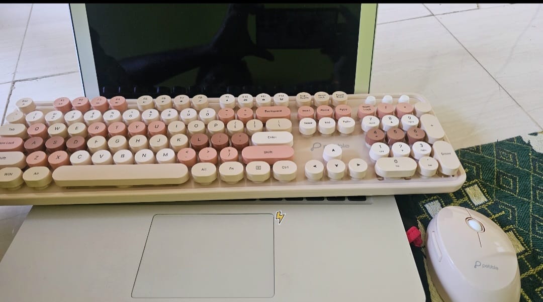 Customer photo review of Pebble Digit002
