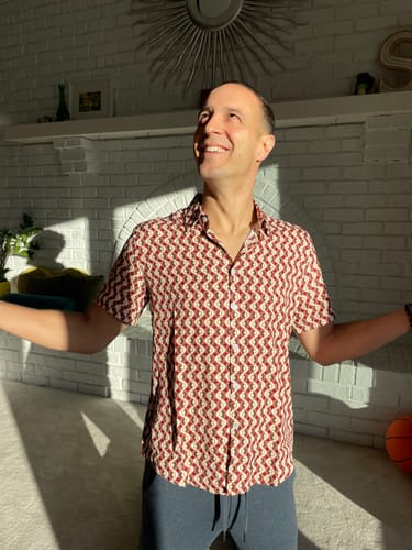 Customer photo review of Men's Retro Geometric 70s Disco Party Button Up Summer Short Sleeve Shirt