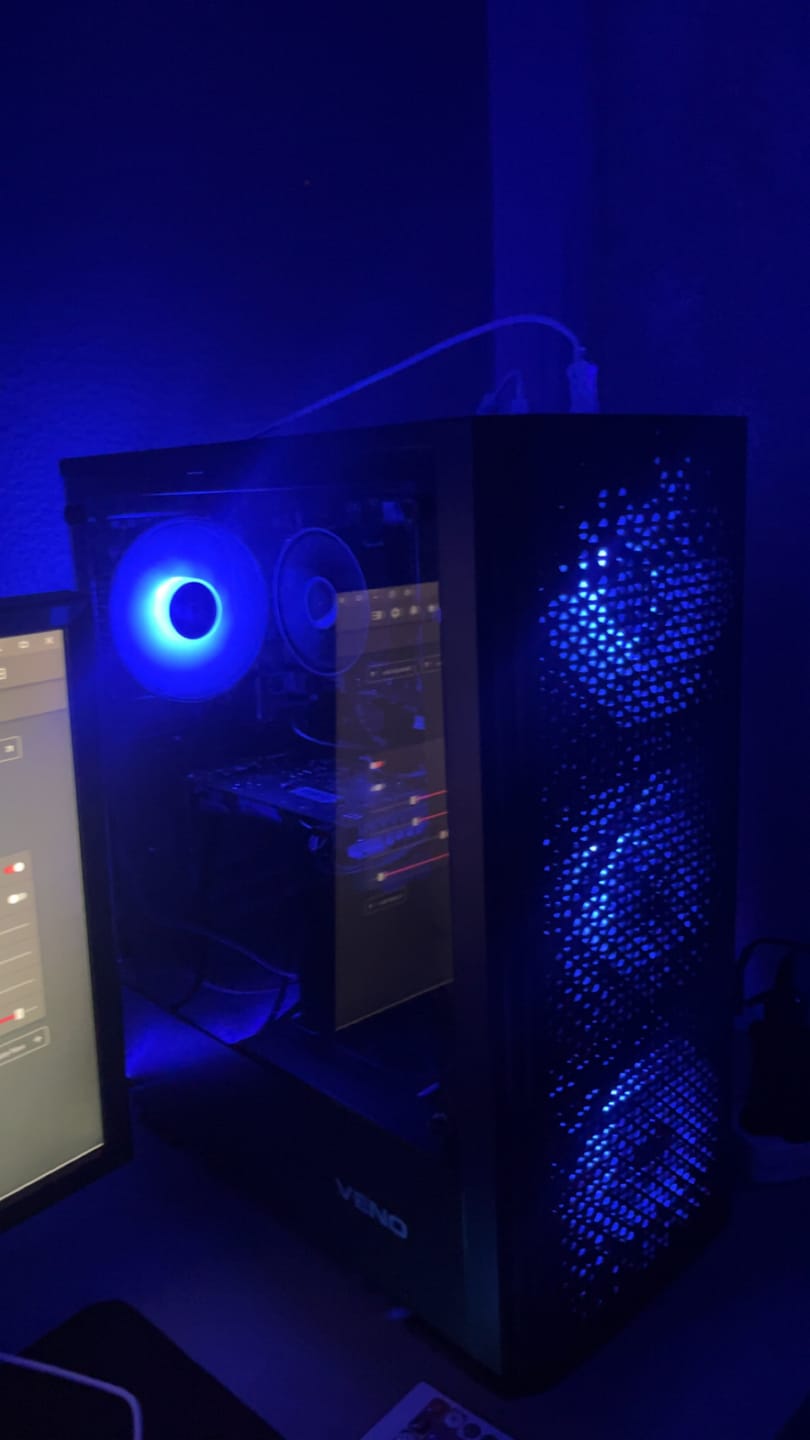 Customer photo review of Titan 4 Gaming PC Bundle - Intel Core i7 3rd 16GB RAM AMD RX580 8GB T4-MS201