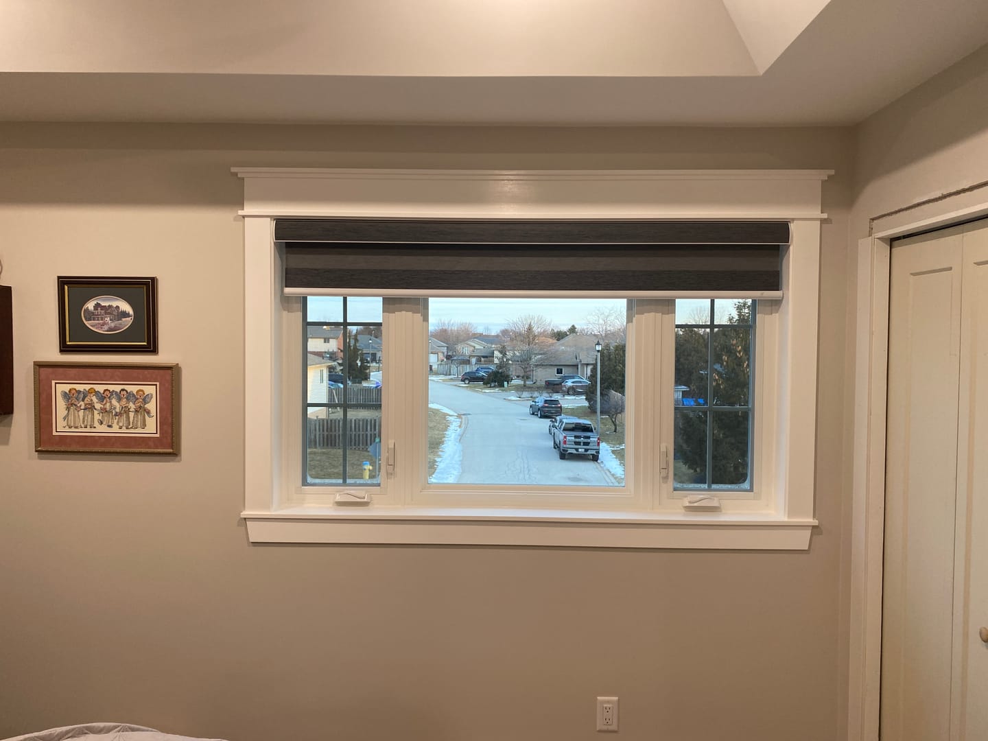 Customer photo review of SmartWings Motorized Zebra Shades 85% Blackout 95mm Ingrid