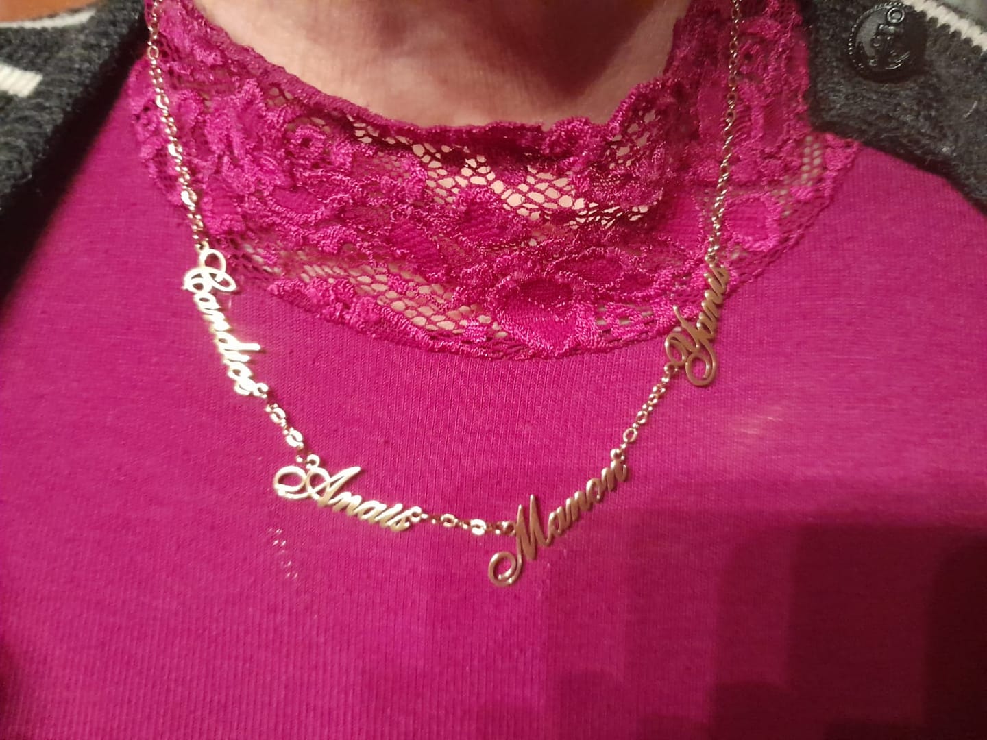 Customer photo review of Collier Personnalisé Plusieurs Prénoms