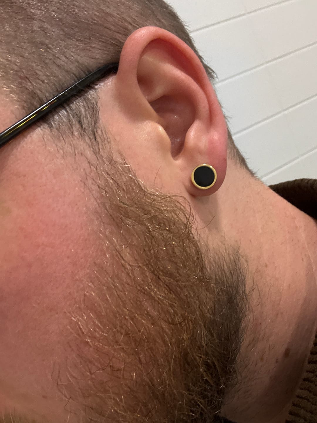 Customer photo review of Buddha Stones Coole Männer Titan Stahl Balance Runde Ohrstecker