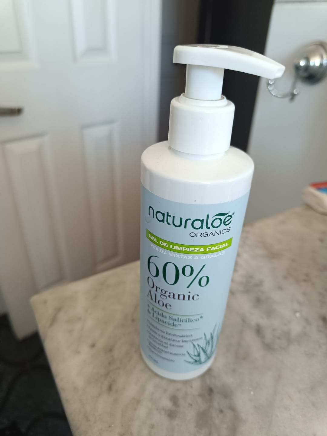 Customer photo review of Gel de Limpieza Facial Piel Mixta a Grasa 250ml