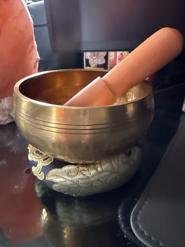 Customer photo review of Hand Hammered Himalayas Singing Bowl