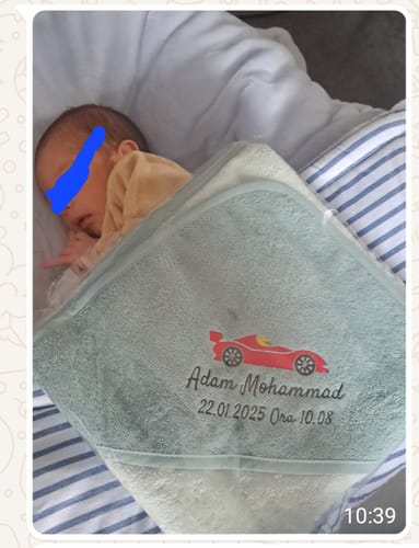 Customer photo review of Wolimbo Kapuzenhandtuch mit Namen und Motiv bestickt