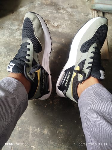 Customer photo review of Nike Men's Air Max SYSTM Casual Shoes