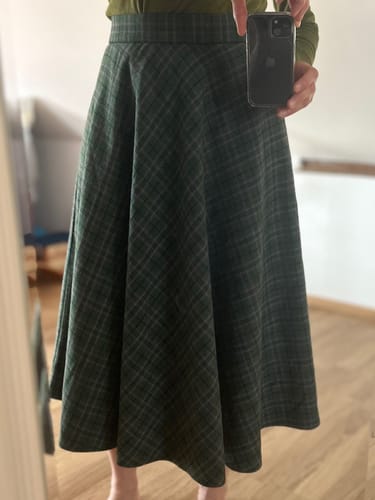 Eva N. review of Winter Plaid Midi Wool Skirt C4327 image 1 out of 1