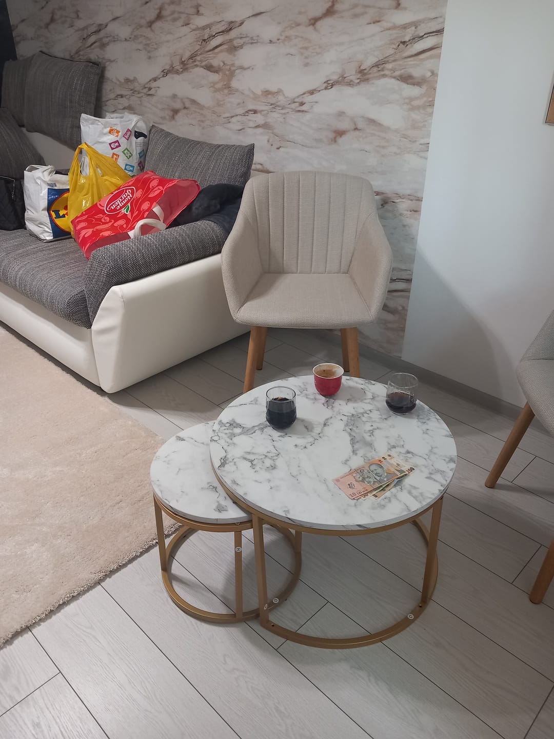 Customer photo review of Set 2 masute cafea PAOLA, alb cu efect de marmura/auriu