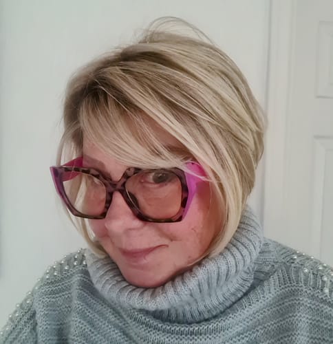 Customer photo review of Graduated HD Fibre 'Amy' Wig