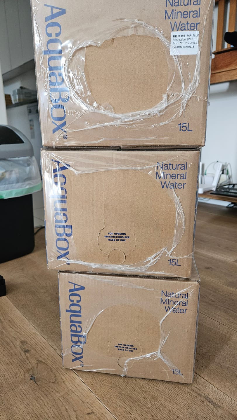 Customer photo review of AcquaBox ®️ 15L Mineral Water Bag-in-Box with Tap