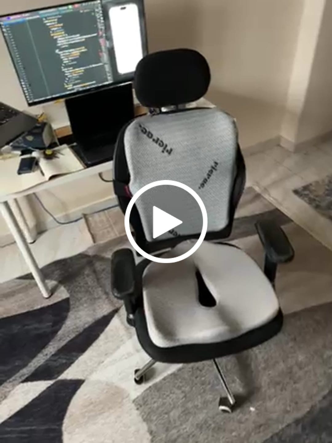 Customer video review of Ruf- Full back Support Pillow