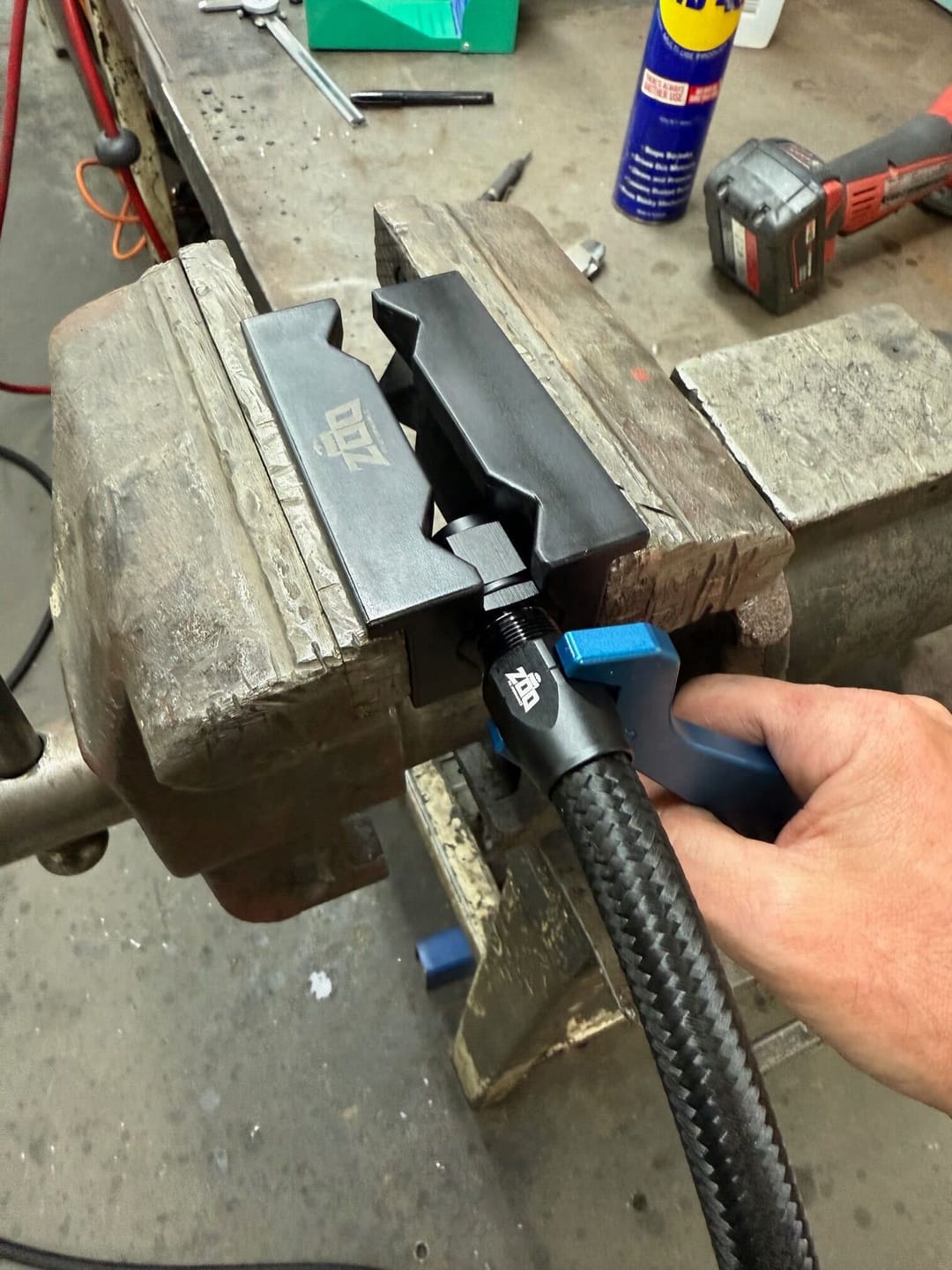 Customer photo review of Soft Billet Nylon Vice Jaws for AN Hose Assebmly