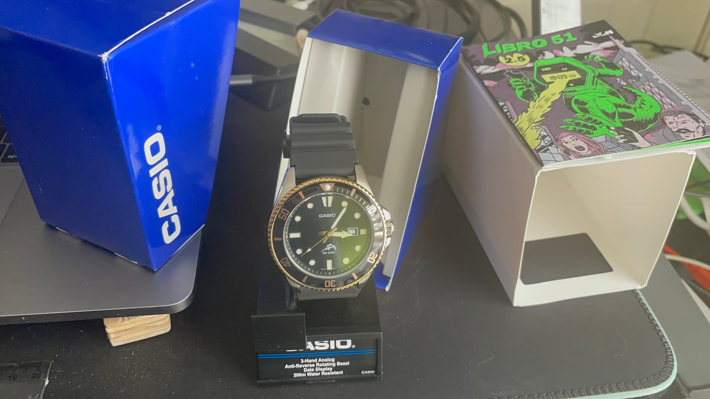 Customer photo review of Reloj Casio Submariner Marlin Duro MDV106G-1AVCF Negro Dorado Buceo